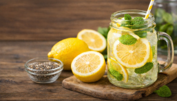 ماء الليمون: مشروب يومي قد يدعم صحة القلب ويخفض ضغط الدم