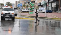 بالصور.. أمطار متفرقة على مدن وقرى محافظة الأحساء