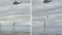 بالفيديو| مشاهد تحبس الأنفاس.. إنقاذ جوي لعالقين وسط السيول في عُمان