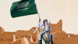 مسيرة وطنية احتفاءً بيوم العلم السعودي في ممشى الأمانة بالأحساء