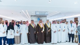 نائب أمير الشرقية يزور المرضى المنومين في مستشفى الملك فهد التخصصي بالدمام