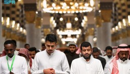 وسط السكينة والطمأنينة.. جموع المصلين يشهدون ختم القرآن الكريم في المسجد النبوي