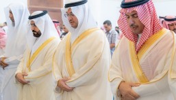 محافظ الأحساء يؤدي صلاة الجمعة بجامع الغنام بالمبرز تعزيزًا للترابط الاجتماعي
