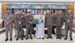 أمير الشرقية يستقبل مدير شرطة المنطقة ويثمن جهود رجال الأمن