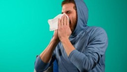 تحذير طبي من كتم العطسة: قد يؤدي إلى مضاعفات خطيرة