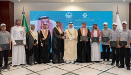 محافظ الأحساء يُكرّم تقنية الأحساء للبنين والبنات أبطال البطولة الوطنية VEX U