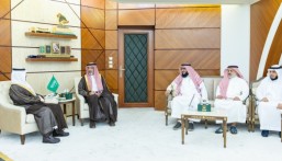 أمير الشرقية يستقبل رئيس مجلس إدارة جمعية البر الخيرية بحفر الباطن