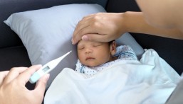موجات الحر تهدد حديثي الولادة.. وخبراء يكشفون طرق الحماية