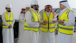 محافظ الأحساء يتفقَّد المراحل النهائية لمشروع تقاطع الملك عبدالله مع طريق الرياض