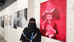 التشكيلية حصة العتيق تعيد صياغة “ثلاثية الحكمة” برؤية معاصرة