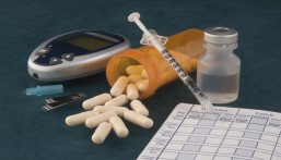 استشاري يحذر من مدّعي الطب: إيقاف أدوية السكري بسبب وصفات مضللة يهدد حياة المرضى