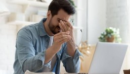 من التثاؤب إلى تورم الساقين.. الخضيري يحذّر: لا تتجاهل هذه الأعراض