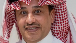 محمد بن ناحل يكتب: الذباب الإلكتروني… حين تصبح الحقيقة آخر ضحايا الضجيج
