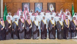 أمير الشرقية يستقبل منسوبي فرع وزارة النقل ويثمن جهودهم في تنفيذ وصيانة الطرق