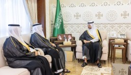 نائب أمير الشرقية يستعرض مع أمين المنطقة أبرز المشاريع التنموية والخدمية