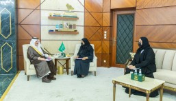 أمير الشرقية يطلع على برامج ومبادرات جمعية مشاعل الخير لتنمية المرأة