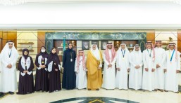 أمير الشرقية يستقبل طلاب وطالبات المنطقة الحاصلين على جوائز دولية