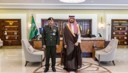نائب أمير الشرقية يهنئ مدير سجون المنطقة بمناسبة ترقيته