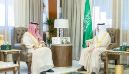 أمير المنطقة الشرقية يستقبل معالي وزير الإعلام