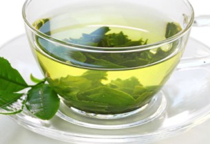 بين الفوائد والمخاطر.. كم كوبًا من الشاي الأخضر تحتاج يوميًا؟