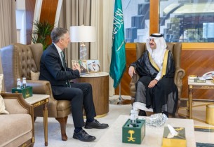 أمير المنطقة الشرقية يستقبل سفير جمهورية إيرلندا لدى المملكة