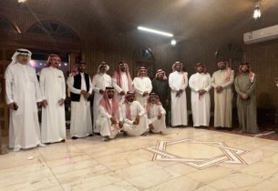 وهج القصيدة يملأ دار نورة الموسى… أمسية منتدى الأدب الشعبي تجمع 11 شاعرًا في ليلةٍ أحسائيةٍ مُتلألئة