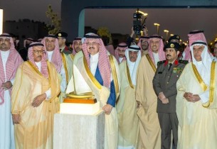 سمو أمير الشرقية يدشّن شارع عبداللطيف الفوزان بمحافظة الخبر