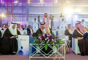 أمير المنطقة الشرقية يُدشِّن صالة الطيران العام بمطار الملك فهد الدولي