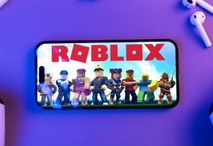 مطور يحذر: لا تسمحوا لأطفالكم بلعب روبلوكس بدون إشراف دائم