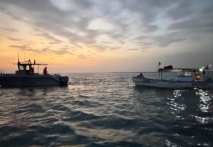 في الشرقية.. إنقاذ مواطنين تعطلت واسطتهما البحرية