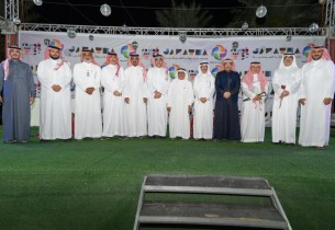 جواثا تبوح بالشعر.. والمرأة تتصدر المشهد في “هي كما يراها الشعر”