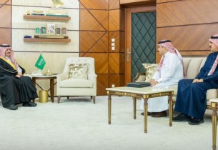 أمير الشرقية يطّلع على التقرير السنوي لجمعية الثقافة والفنون بالدمام لعام 2025