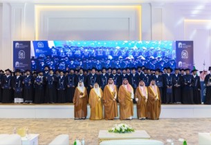 من فرعي الأحساء والدمام.. نائب أمير الشرقية يرعى حفل تخريج 5,100 طالب في الجامعة العربية المفتوحة
