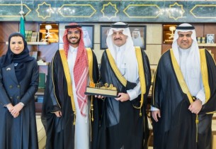 أمير الشرقية يستقبل خريجي أول دفعة من جامعة اليمامة