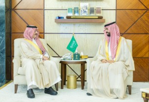 أمير الشرقية يستقبل مدير فرع هيئة الزكاة والضريبة والجمارك بالدمام