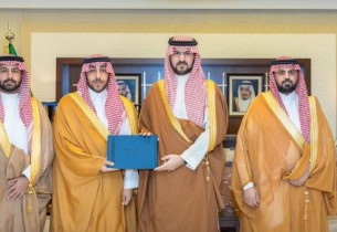 نائب أمير الشرقية يتسلّم تقرير هيئة تطوير المنطقة لعام 2025