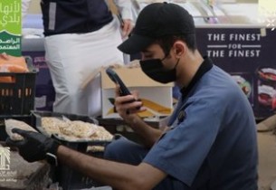 ضبط مستودع غذائي مخالف للأنظمة في الأحساء