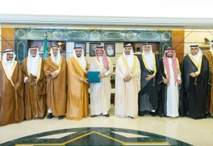 أمير الشرقية يستقبل جمعية التواصل ويطّلع على تقريرها السنوي