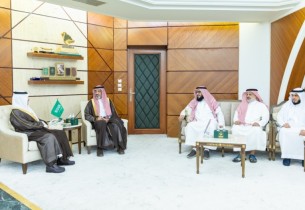 أمير الشرقية يستقبل رئيس مجلس إدارة جمعية البر الخيرية بحفر الباطن