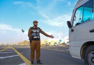 قرارات صارمة.. ضبط 7 أشخاص لنقلهم 13 مخالفًا لا يحملون تصاريح الحج