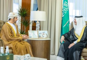 أمير الشرقية يستقبل سفير سلطنة عُمان لدى المملكة