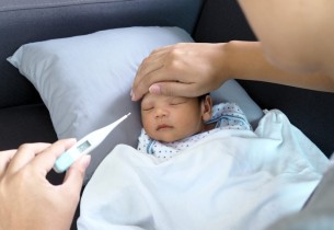 موجات الحر تهدد حديثي الولادة.. وخبراء يكشفون طرق الحماية