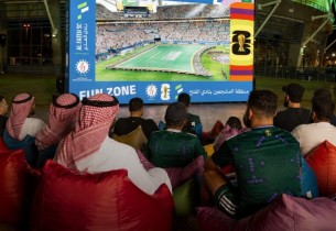 أجواء جماهيرية استثنائية في الأحساء.. الفتح يفتح Fan Zone لمؤازرة الأخضر بالمونديال