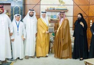 أمير الشرقية يستقبل رئيس وأعضاء جمعية رؤية لتنمية القدرات البشرية