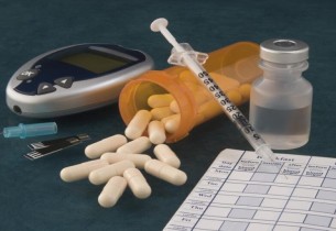 استشاري يحذر من مدّعي الطب: إيقاف أدوية السكري بسبب وصفات مضللة يهدد حياة المرضى