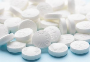 استشاري قلب يحسم الجدل: هل يكفي الأسبرين أسبوعيًا للوقاية من الجلطات؟