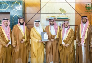 أمير الشرقية يطّلع على منجزات جمعية العناية بالقرآن الكريم في المنطقة