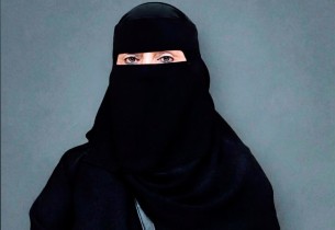 د. هند الرقيطي لـ “الواحة نيوز”: العلاج بالألوان علم متجذر وليس “تريند”.. والفنان لن يتحول إلى طبيب نفسي بالاجتهاد 