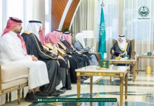 أمير الشرقية يستقبل مدير دار الآل والصحب الوقفية بالأحساء
