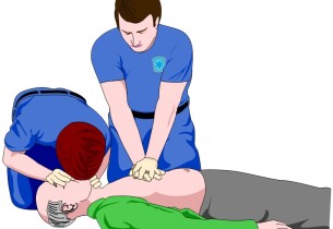 لا توخز أصابع مريض جلطة الدماغ.. “النمر” يحذر من شائعتين خطيرتين